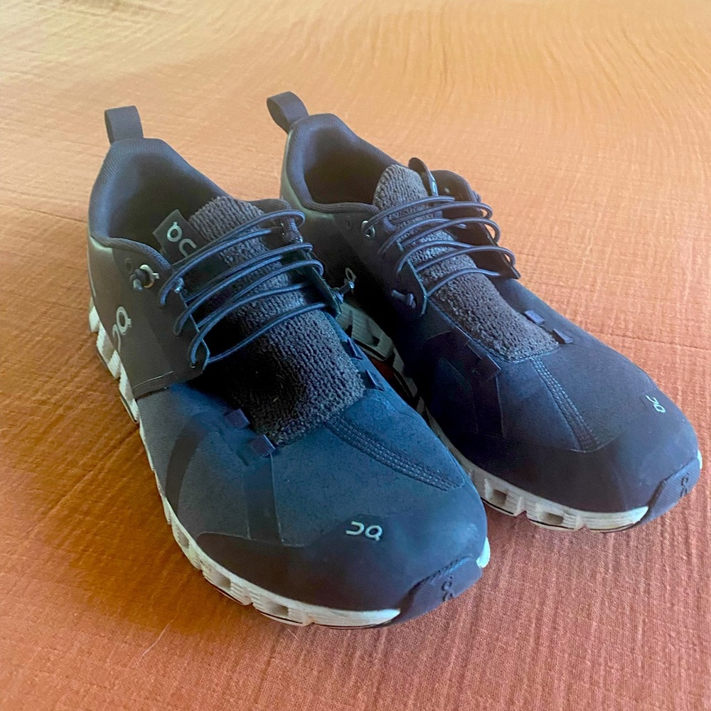 On cloud sneakers brown